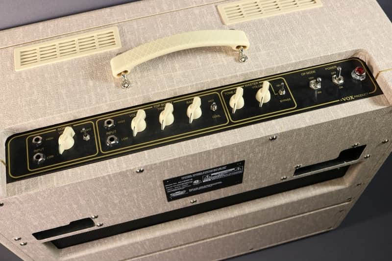 Vox AC15HW1X Hand-Wired 2-Channel 15-Watt 1x12" Blue Alnico Guitar Combo image 3