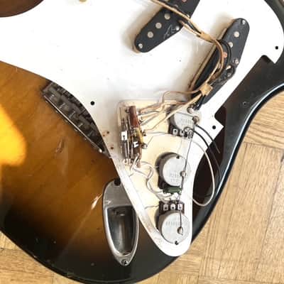 Fender Stratocaster 1983 - 2 Tone Sunburst image 8