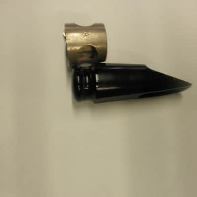 Martin Alto saxophone mouthpiece w/ ligature image 4