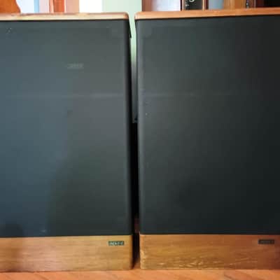 Advent Legacy speakers in very good condition - 1980's image 2