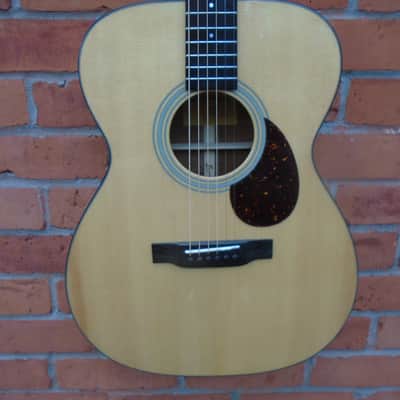 Eastman E6OM w/case, B stock instrument in a good condition image 2