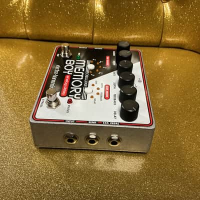 Electro-Harmonix Memory Boy Analog Delay / Chorus / Vibrato 2009 - Present - Black / White / Red used image 3