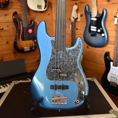 Fender Tony Franklin 4 String Fretless Precision Bass in Lake Placid Blue image 8