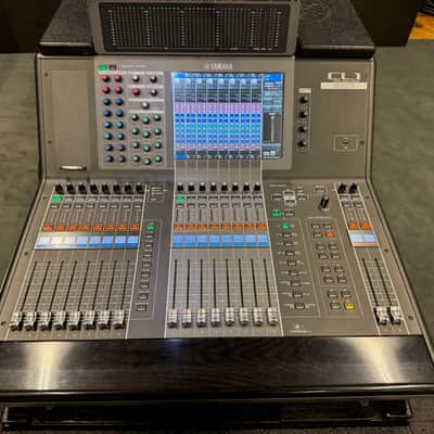 Yamaha CL1 Console w/ R&R road case image 1
