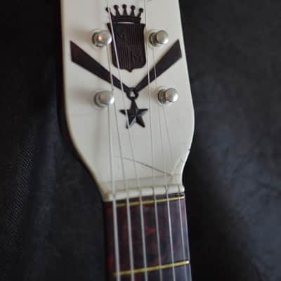 Maccaferri G-40 1953  Plastic Guitar  Very Rare See Demo image 2