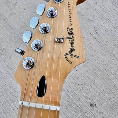 Fender Player Stratocaster with Maple Fretboard 2019 - Tidepool image 10