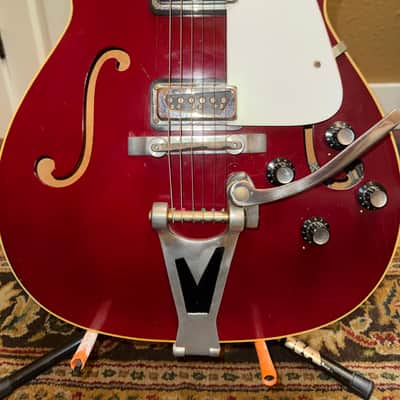 1966–67 Martin GT-75 Burgundy finish.  Comes/w Carrying case– All Original w/ DeArmond Pickups & Bigsby image 2