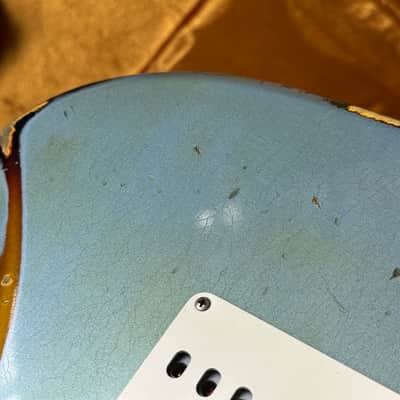 Fender Stratocaster 1962 Heavy Relic Faded Lake Placid Blue over Sunburst image 12