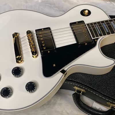 NEW! Gibson Les Paul Custom - Alpine White - Ebony Board - Authorized Dealer - Only 9.4lbs - G06414 image 4