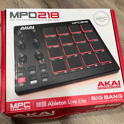 Akai MPD218 2015 - Present - Black imagen 3