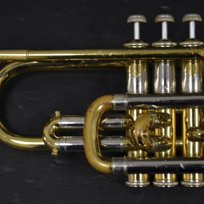 Corneta Bach Stradivarius 37 Corporation lacada en buen estado. image 2