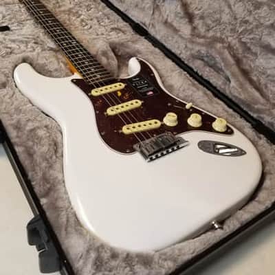 Fender American Ultra Stratocaster Electric Guitar, Rosewood Fingerboard, Arctic Pearl, W/HSC image 2