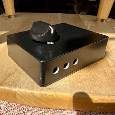 Stami's Customs - “B-Stock” Raven 8 Ohm 65 Watt Speaker Attenuator for Tube Amp in Black image 2