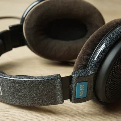 Sennheiser HD 600 Professional Headphones 2010s - Black image 4