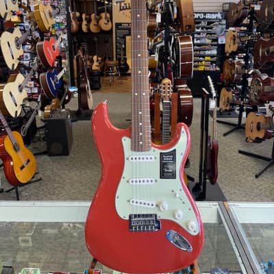 Fender  Player Stratocaster  2022 Fiesta Red limited Edition image 2