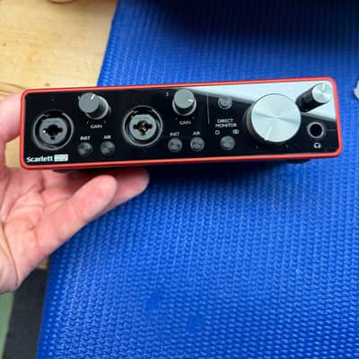 Focusrite Scarlett 2i2 3rd Gen USB Audio Interface 2019 - Present - Red / Black image 2