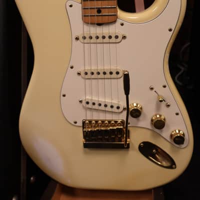 Fender 1980 The Strat Olympic White Gold Hardware OHSC image 3