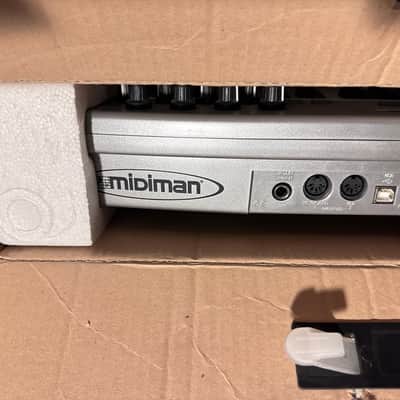 M-Audio Oxygen 8 25-Key MIDI Controller Keyboard 2002 - 2005 - Silver image 9