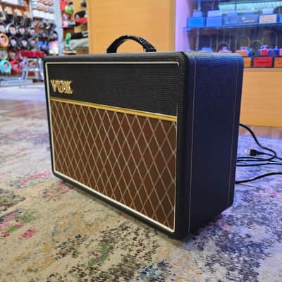 2000 Vox AC10C1 - 1x10 - 10-watt - Combo Tube Amp image 5