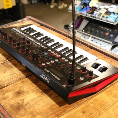 Roland JD-Xi 37-Key Analog/Digital Crossover Synthesizer 2015 - Present - Black image 3