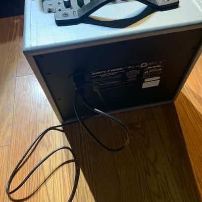 Fender Mustang I V.2 20-Watt 1x8" Modeling Guitar Combo image 3