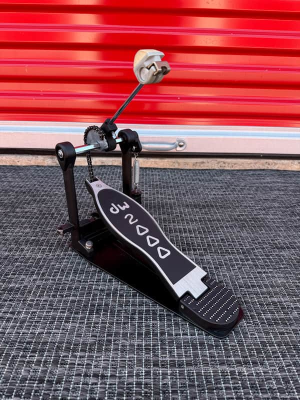 DW 2000 Series Single Bass Drum Kick Pedal – Single Chain – Drum Hardware image 1