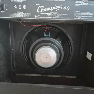Fender Champion 40 2-Channel 40-Watt 1x12" Guitar Practice Amp 2013 - 2024 - Black image 4