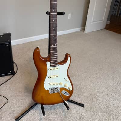 Fender American Performer Stratocaster with Rosewood Fretboard 2018 - Present - Honeyburst image 2