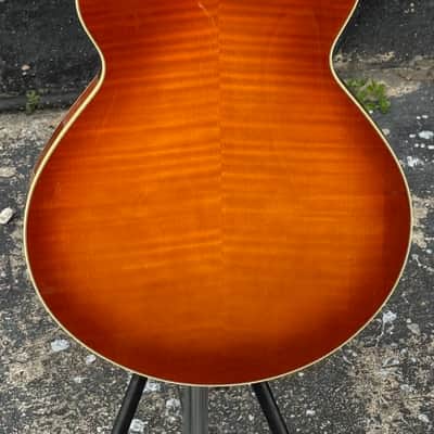 Sadowsky Semi Hollow Archtop 2006 - outragious Violin'burst a small powerhouse for the Pro Player ! image 5