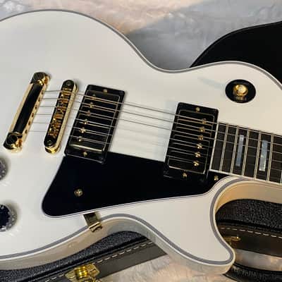 NEW! Gibson Les Paul Custom - Alpine White - Ebony Board - Authorized Dealer - 10.1 lbs - G06424 image 2