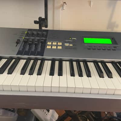 Yamaha Motif ES 8 Production Synthesizer 2000s - Gray image 12