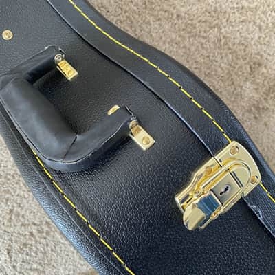 Guild 41 Inch Acoustic Guitar Hard Case, Black Velvet Interior image 14