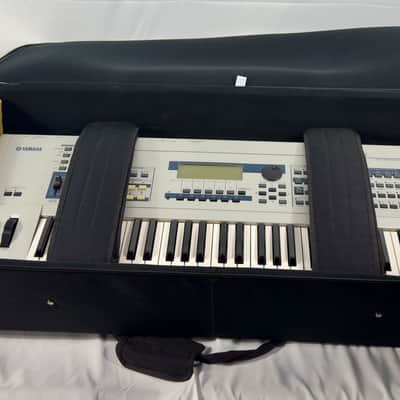 Yamaha MO 6 Production Synthesizer 61 Key 2000s - Gray image 10