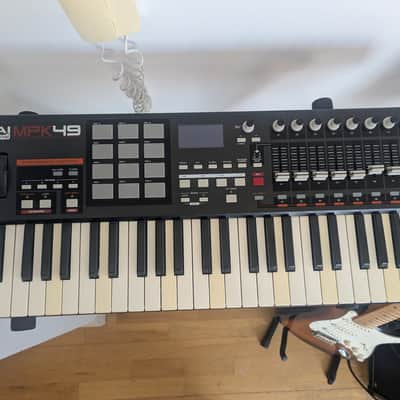 Akai Professional MPK49 49-Key USB MIDI Keyboard Controller with MPC Pads