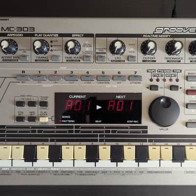 Roland MC-303 Groovebox 1990 - 1998 - Silver image 1