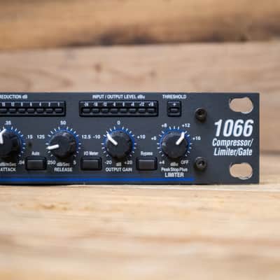 DBX 1066 Stereo Compressor Limiter Gate 2-Channel Dynamics Dual USA U286299 image 7