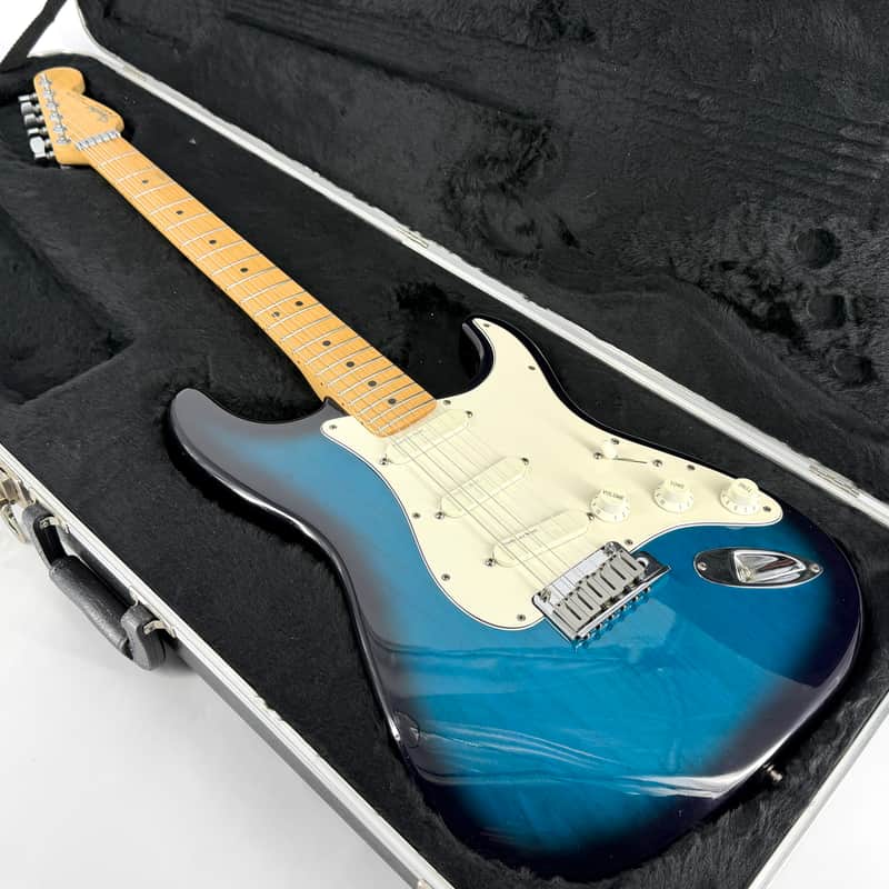 1992 Fender Strat Plus Deluxe Stratocaster – Blue Burst