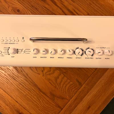 Yamaha THR30II-WL 30-Watt 2x3.5" Wireless Stereo Digital Modeling Guitar Combo 2022 - Present - White image 2