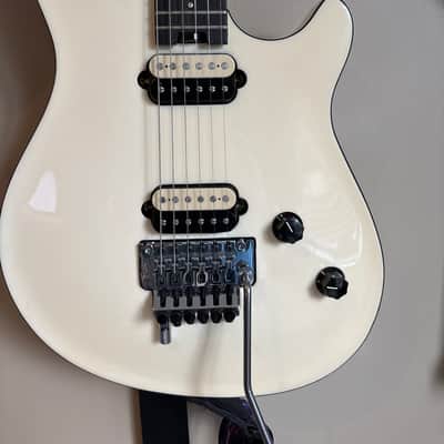 EVH Wolfgang 2021 - White/Ivory image 1