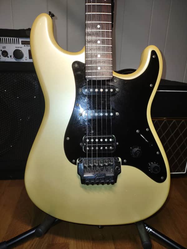 Fender Deluxe Stratocaster