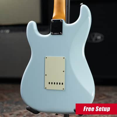 Fender Limited Edition Vintera II Road Worn '60s Stratocaster Electric Guitar - Sonic Blue with Hardshell Case image 2