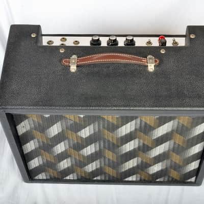 1959 Martin 112 Tube Combo Amp – Rowe-DeArmond Built – Serviced & Ready to Play – Tweed Deluxe Tone image 2