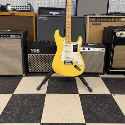 Fender MIM Player Stratocaster with Maple Fretboard 2022- Buttercream image 3