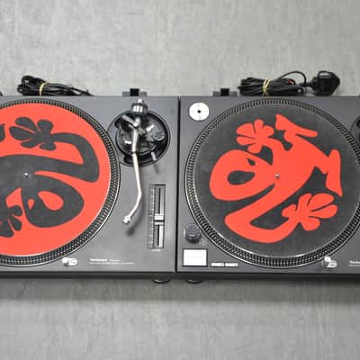 Technics 1210 MK2 Pair of Turntables image 2