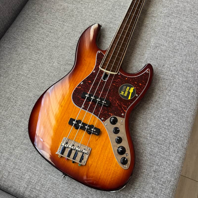 Marcus Miller V7 Fretless (2nd Gen) image 1