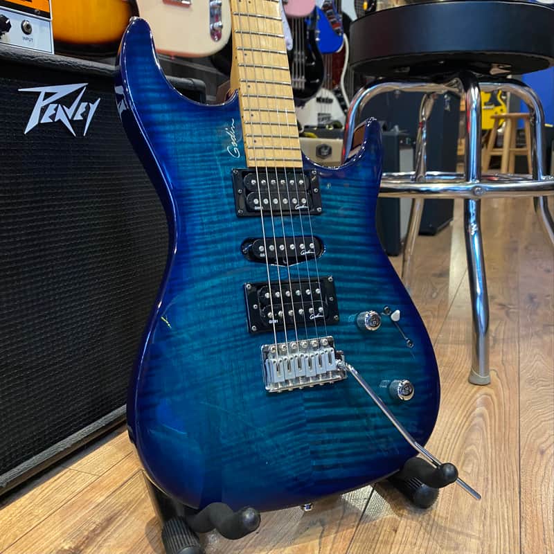 2005 – 2011 Godin Freeway Classic with Maple Fretboard Transpa…