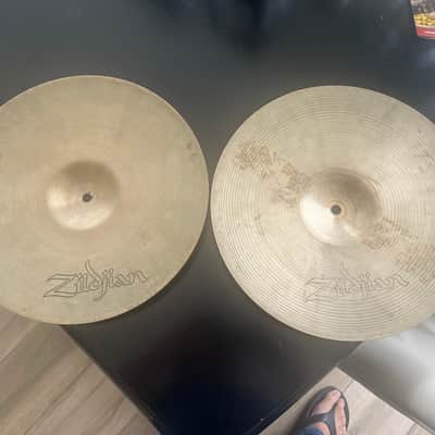 Avedis Zildjian 14" Vintage 70's Hi-Hat Cymbals Top 890G Bottom 1000G - Nice! image 4