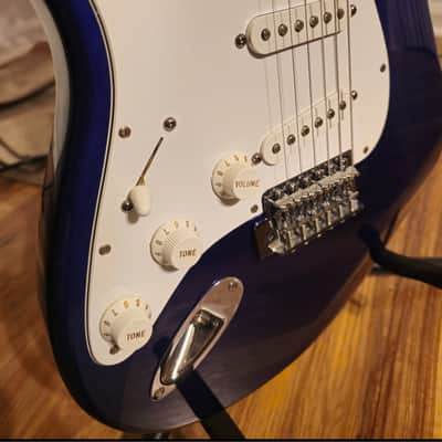 Left Handed Fender Standard Stratocaster with Rosewood Fretboard 1998 - 2001 - Midnight Blue image 5
