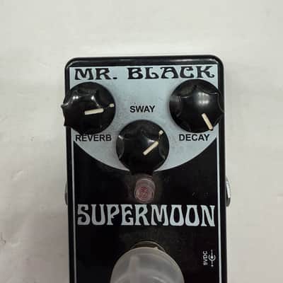 Mr. Black Super Moon Modulated Reverb Supermoon Guitar Effect Pedal Portland USA image 2