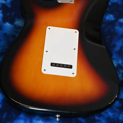 Fender Standard Stratocaster - MIM - 2002 - Sunburst - w/ Gig Bag image 17